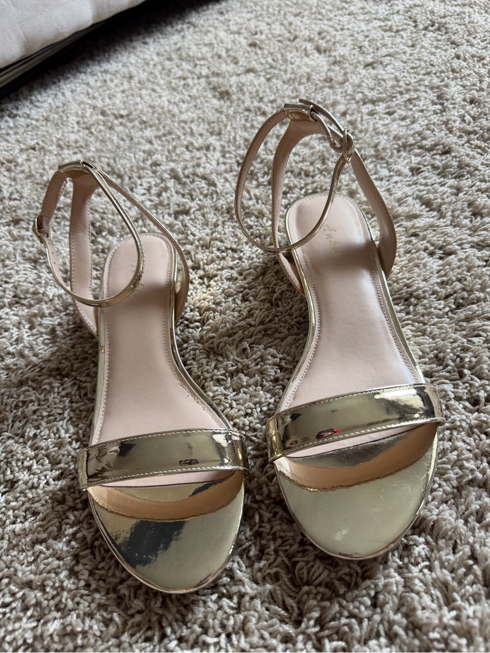 1 Inch Gold Heels Size 10
